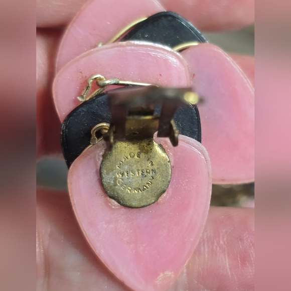 Western Germany Vintage Pink & Black Clip-on Triangular Shape Lucite Earrings - Picture 6 of 8